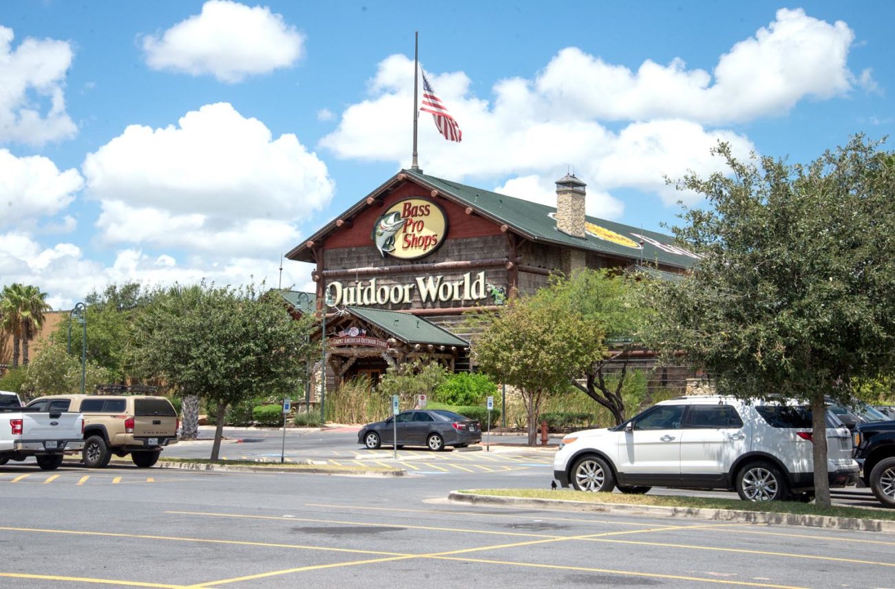 Bass Pro to buy rival Sportsman's Warehouse