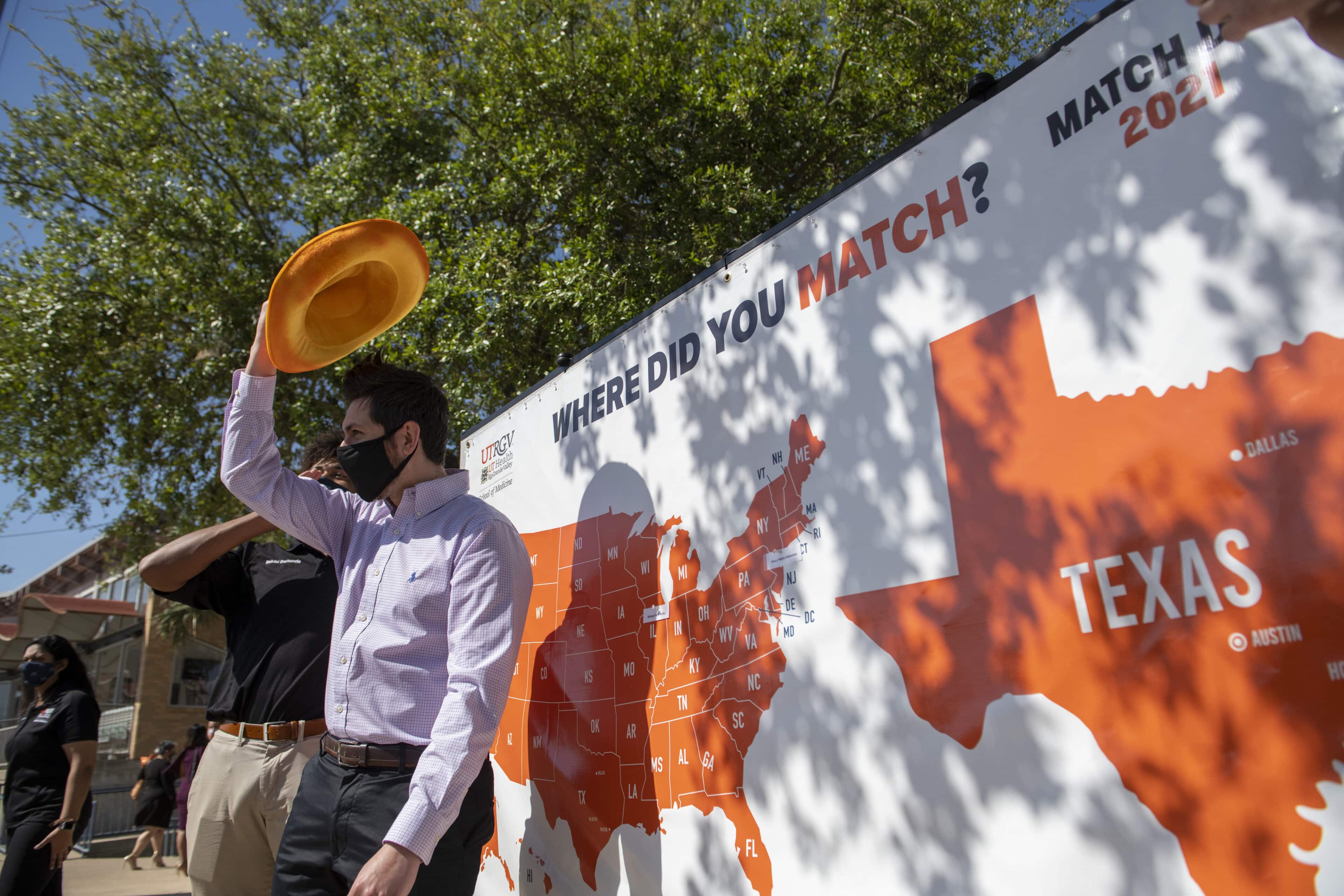 Utrgv Med School Students Learn Destinations At Annual Match Day Myrgv Com