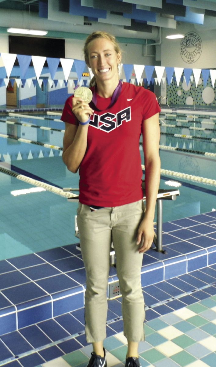 Olympic gold medalist inspires young, local swimmers