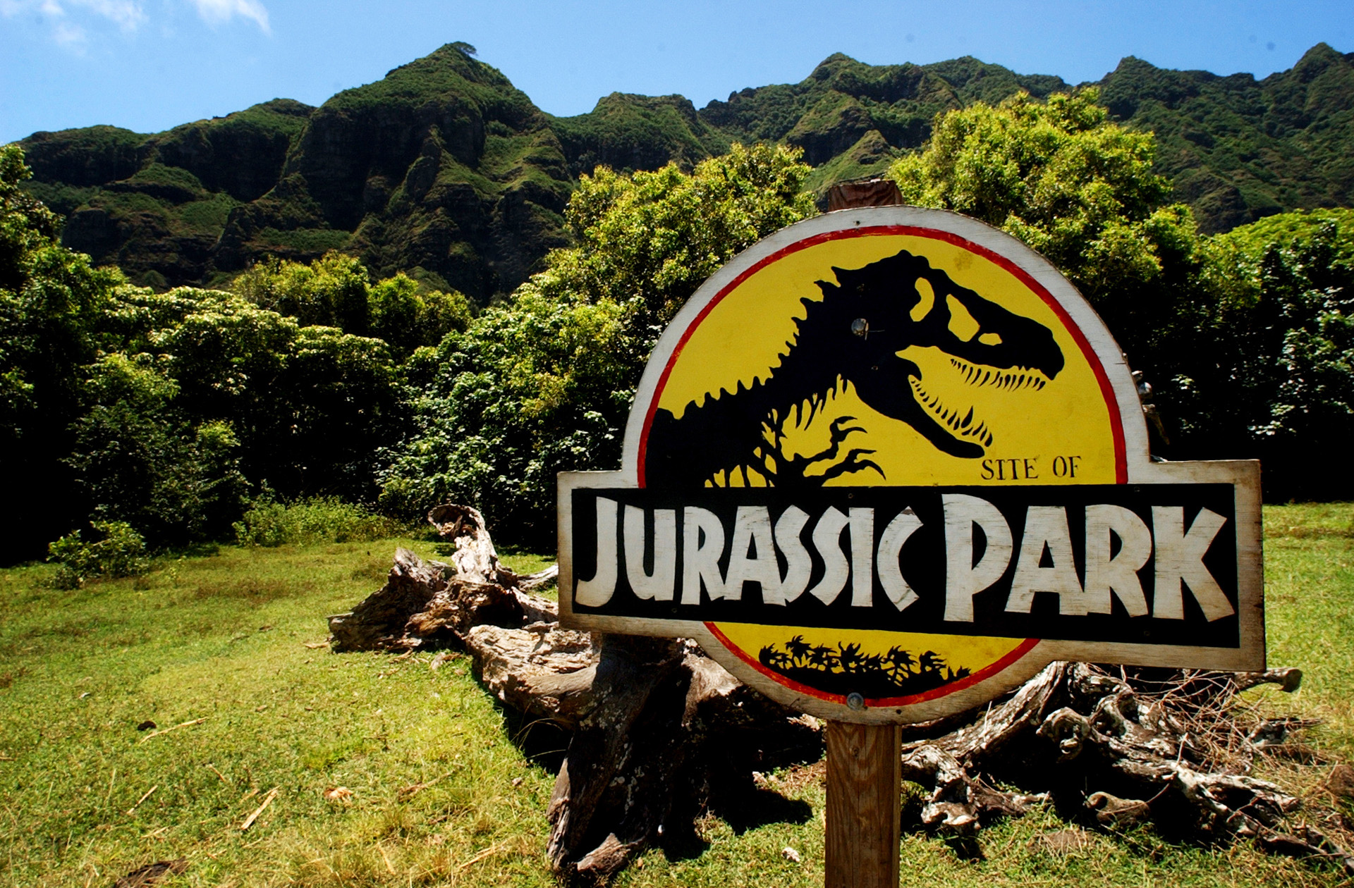 'Jurassic Park' roaring back to theaters for 30th anniversary run