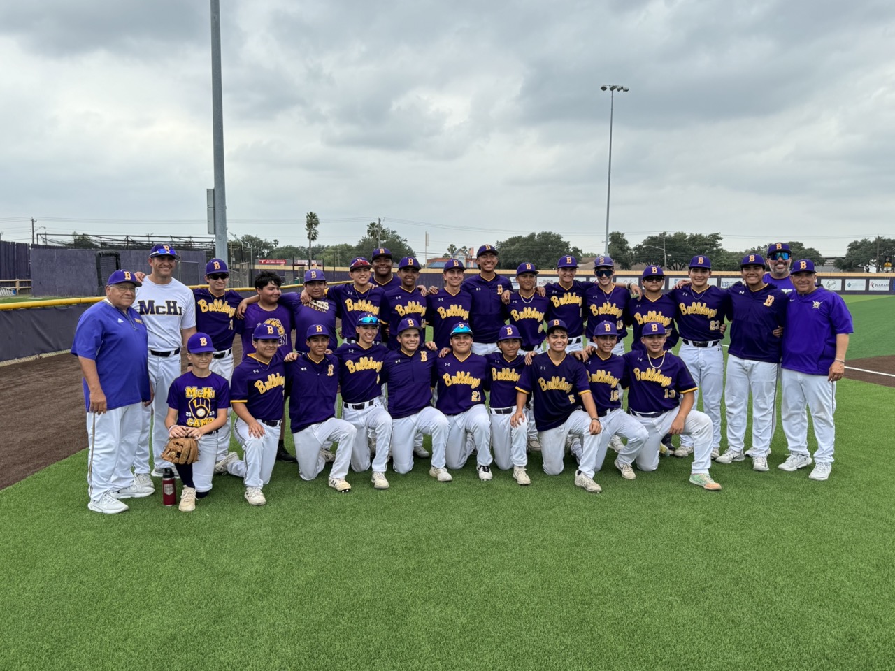 Bulldogs battle past Hawks in Game 3 to win bi-district series